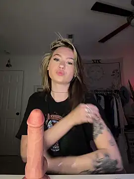 peachesncreamyy online show from 5, 5, 2026
