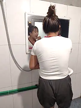 Snapshot of xinhxinh-cute chatting on 14, 4, 2026 xinhxinh-cute online show from 14, 4, 2026
