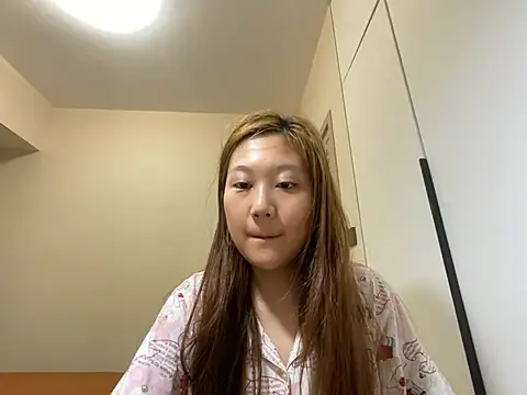 Snapshot of tutu512 chatting on 24, 5, 2026 tutu512 online show from 24, 5, 2026