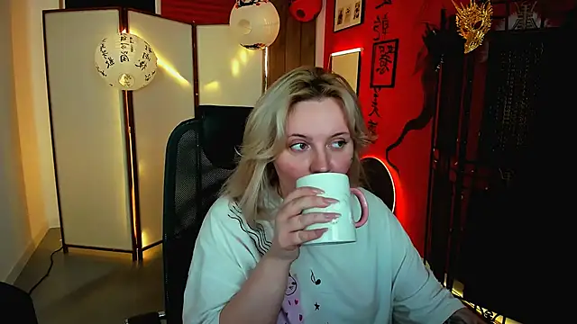 KathyBriggs online show from 10, 5, 2026