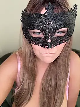 Blonde Cougar online show from 27, 4, 2026