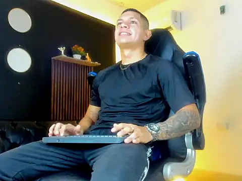 HenrryDouglas online show from 11, 6, 2026
