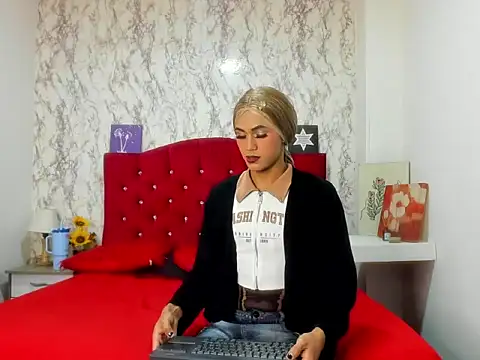 Alejandra and James  online show from 11, 4, 2026