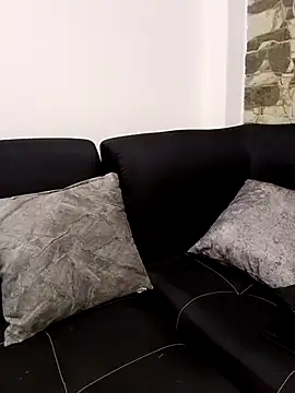 Yi Uzi online show from 26, 5, 2026