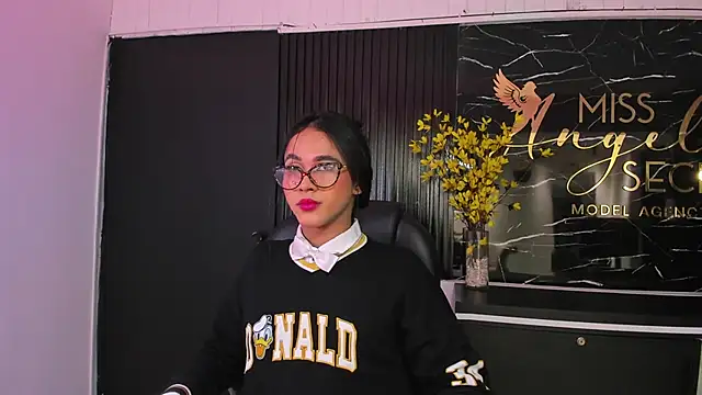 Miss KhalifaDoll online show from 1, 4, 2026
