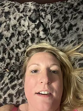 Snapshot of sweetkacibaby chatting on 10, 4, 2026 sweetkacibaby online show from 10, 4, 2026