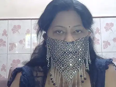 SweetRashii online show from 18, 7, 2026