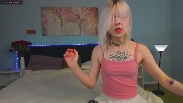 Snapshot of Mary_Wester chatting on 1, 4, 2026 Mary Wester online show from 1, 4, 2026