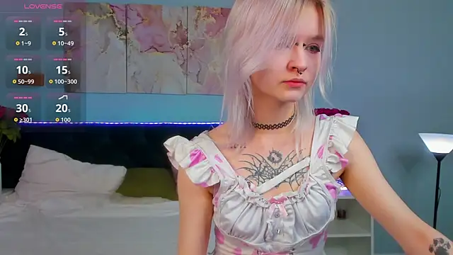 Snapshot of Mary_Wester chatting on 2, 4, 2026 Mary Wester online show from 2, 4, 2026