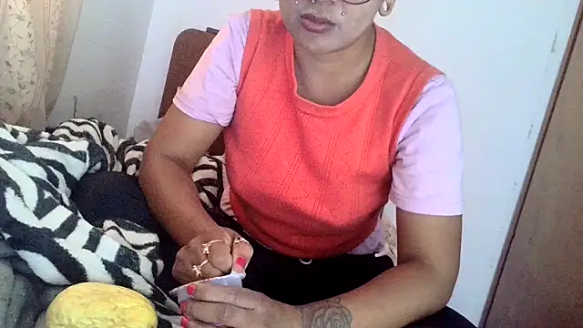 Snapshot of xblackstarX1 chatting on 18, 7, 2026 xblackstarX1 online show from 18, 7, 2026