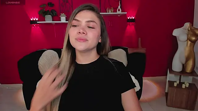 Snapshot of Sofia_Velvetx chatting on 7, 6, 2026 Sofia Velvetx online show from 7, 6, 2026