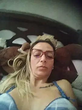 AlanaBrunetteX X online show from 19, 4, 2026