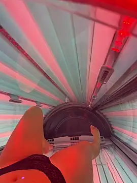 LolaSkyee online show from 8, 4, 2026