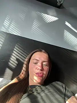 LolaSkyee online show from 26, 5, 2026