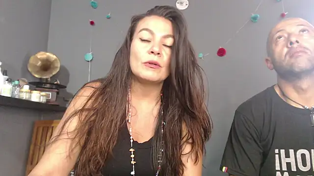 Snapshot of _bonnie_and_clyde chatting on 27, 5, 2026 bonnie and clyde online show from 27, 5, 2026
