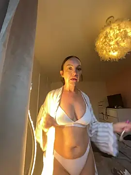 Ladyluxee online show from 25, 6, 2026