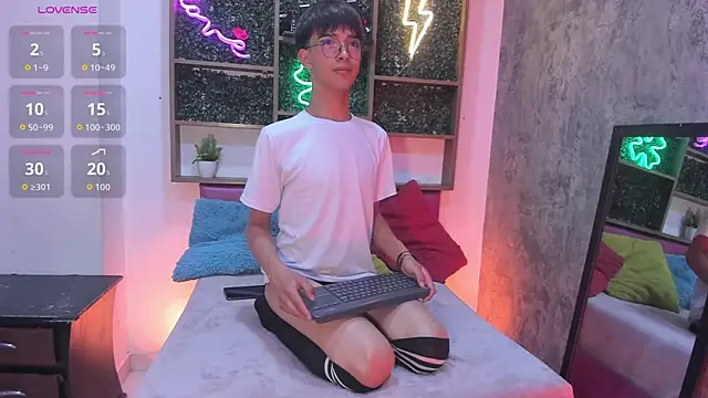 Eyden Connor online show from 2, 6, 2026