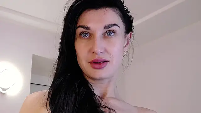 AriannaCruise online show from 18, 4, 2026