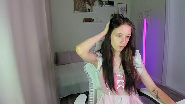 AnnaOddy online show from 26, 6, 2026