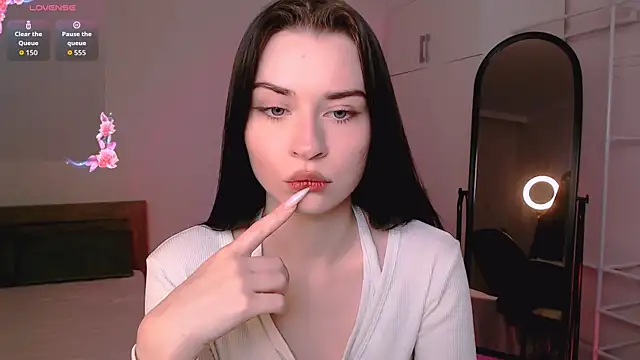 Snapshot of Tina_Charm chatting on 7, 6, 2026 Tina Charm online show from 7, 6, 2026