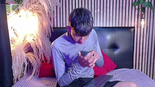 Tommy Fox online show from 8, 4, 2026