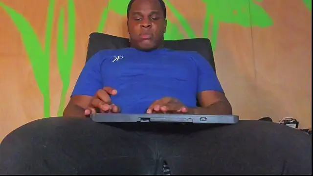 Snapshot of Ragnar_Kamau chatting on 1, 4, 2026 Ragnar Kamau online show from 1, 4, 2026