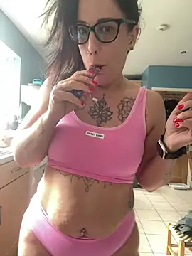 IvyBelleMilf online show from 14, 4, 2026