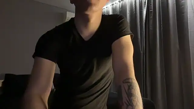 Snapshot of MaxWoolf chatting on 19, 4, 2026 MaxWoolf online show from 19, 4, 2026