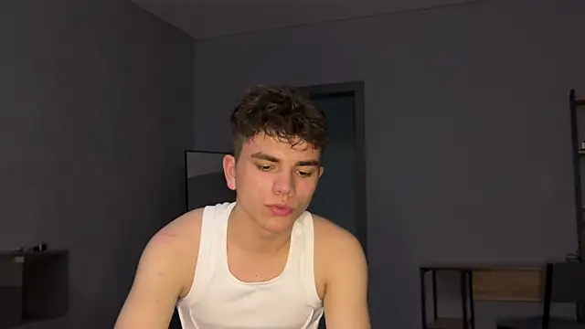 Snapshot of MaxWoolf chatting on 9, 5, 2026 MaxWoolf online show from 9, 5, 2026