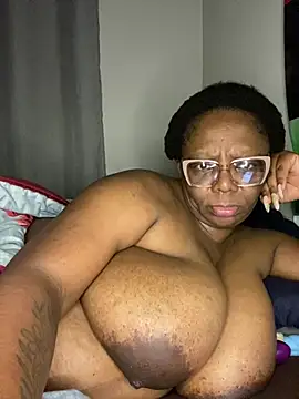 BoobsQueeen online show from 23, 7, 2026