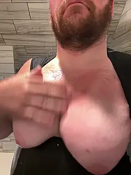 hugemanbreasts online show from 15, 5, 2026