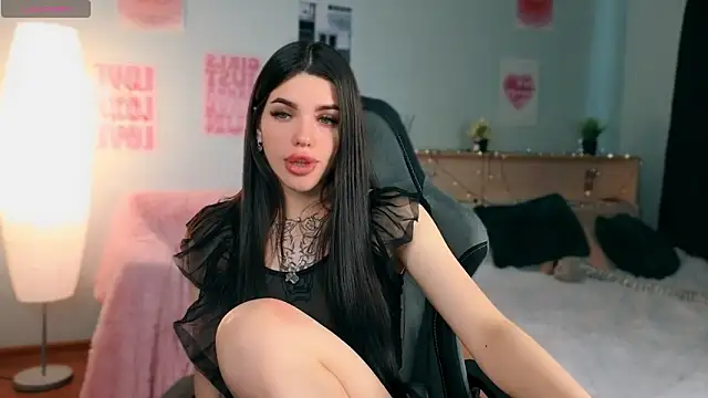 Snapshot of molly_rettyy chatting on 5, 6, 2026 molly rettyy online show from 5, 6, 2026