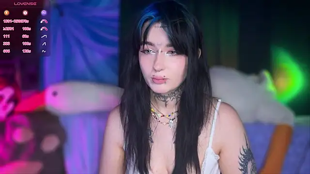 CallmeDistress online show from 24, 4, 2026