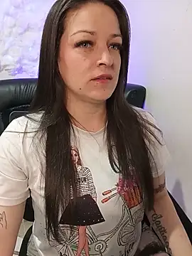 Snapshot of Isa_bluee chatting on 6, 6, 2026 Isa bluee online show from 6, 6, 2026