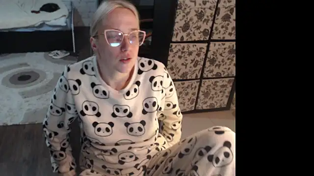 Snapshot of Sweet_hot_shrmp chatting on 23, 4, 2026 Sweet hot shrmp online show from 23, 4, 2026