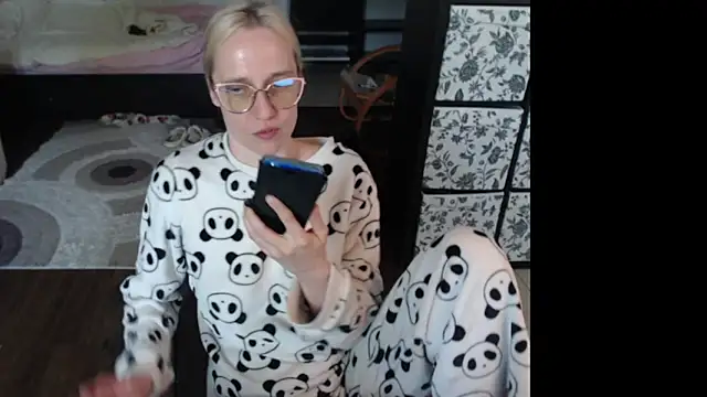 Snapshot of Sweet_hot_shrmp chatting on 10, 5, 2026 Sweet hot shrmp online show from 10, 5, 2026