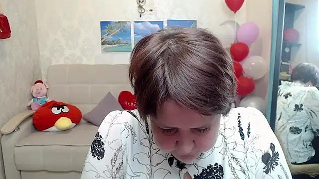 Snapshot of QUEEN02030 chatting on 2, 4, 2026 QUEEN02030 online show from 2, 4, 2026