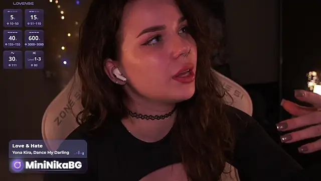  MiniNika  online show from 19, 4, 2026