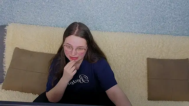 Snapshot of SofiDreamm chatting on 17, 4, 2026 SofiDreamm online show from 17, 4, 2026