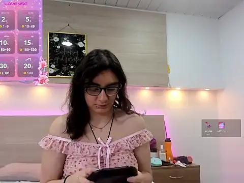 Ellaa honey online show from 20, 4, 2026