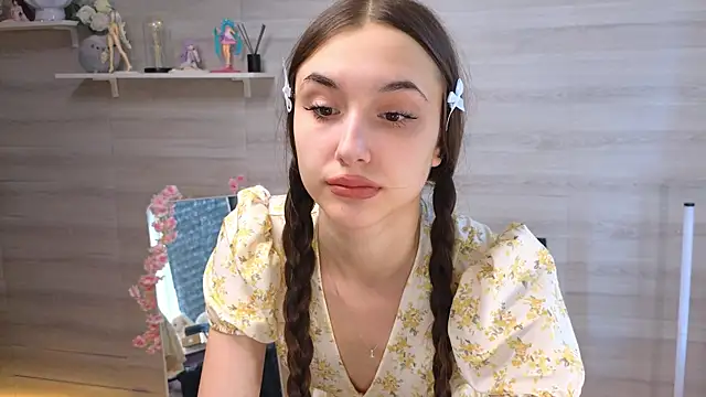 Snapshot of belle_cute chatting on 11, 6, 2026 belle cute online show from 11, 6, 2026