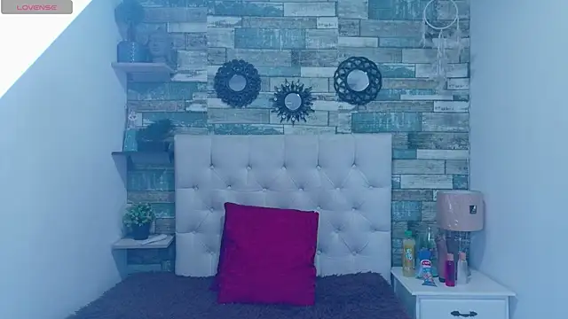 Skylernaomi online show from 21, 5, 2026