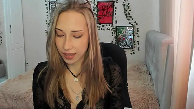 Emmarayder online show from 9, 4, 2026