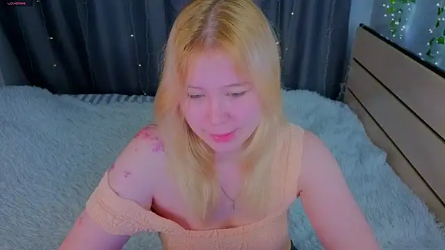 Snapshot of unburnedgirl chatting on 22, 6, 2026 unburnedgirl online show from 22, 6, 2026