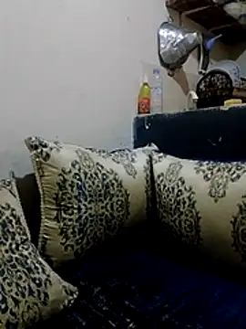 YAsinmilano online show from 2, 4, 2026