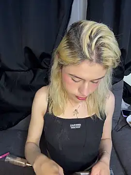 Lia fire online show from 7, 5, 2026
