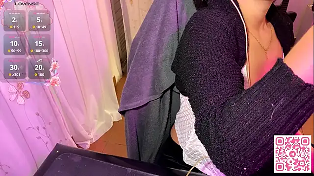 petitecurlybrunette online show from 23, 5, 2026