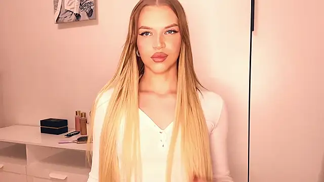Snapshot of LeoniaRinard chatting on 19, 4, 2026 LeoniaRinard online show from 19, 4, 2026
