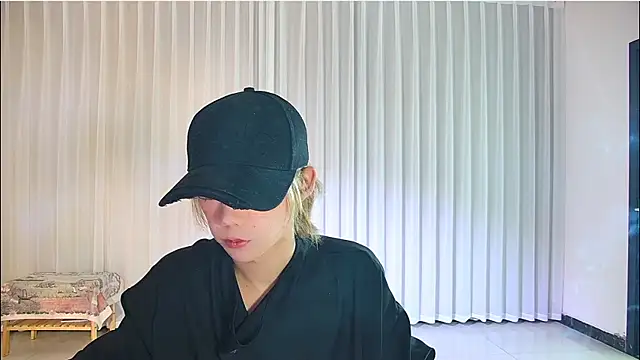 Snapshot of wumei-001 chatting on 9, 4, 2026 wumei-001 online show from 9, 4, 2026