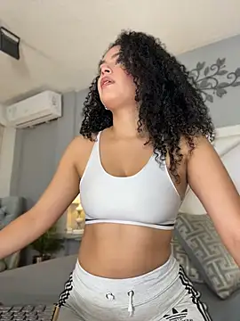 LuxyLux  online show from 14, 5, 2026